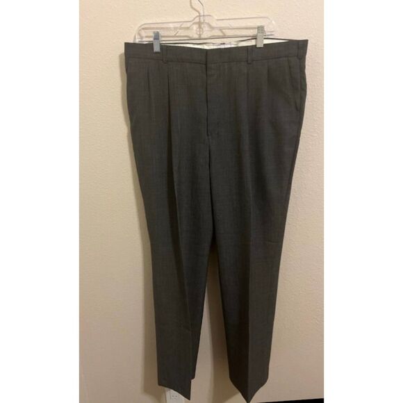Haggar Men’s Dress Pants - Picture 1 of 2
